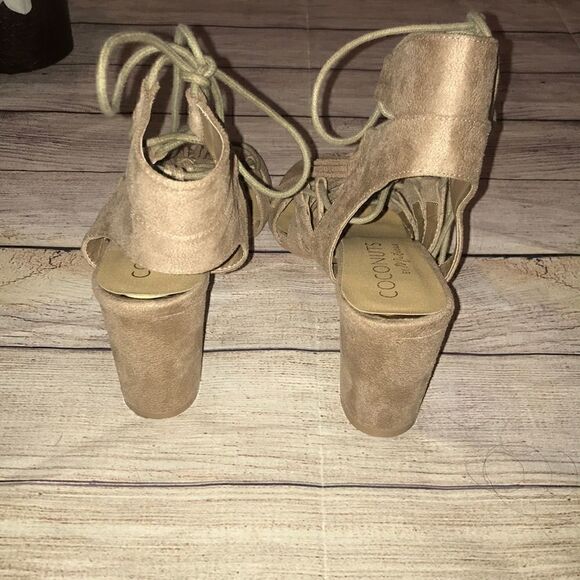 Coconuts by Matisse Copa Gladiator Heeled Sandal - Picture 5 of 8